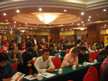 領(lǐng)航貿(mào)易 “址”引財(cái)富——濰坊高端企業(yè)家網(wǎng)絡(luò)貿(mào)易戰(zhàn)略研討會(huì)勝利召開