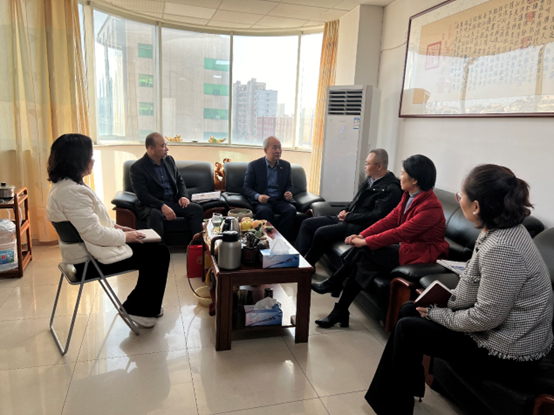 奎文區(qū)工信局王營勃局長率隊(duì)蒞臨威龍電子商務(wù)科技有限公司考察交流